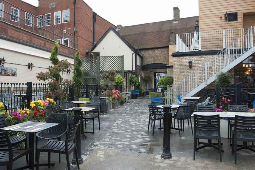 The Crown Hotel Wetherspoon Biggleswade Kültér fotó