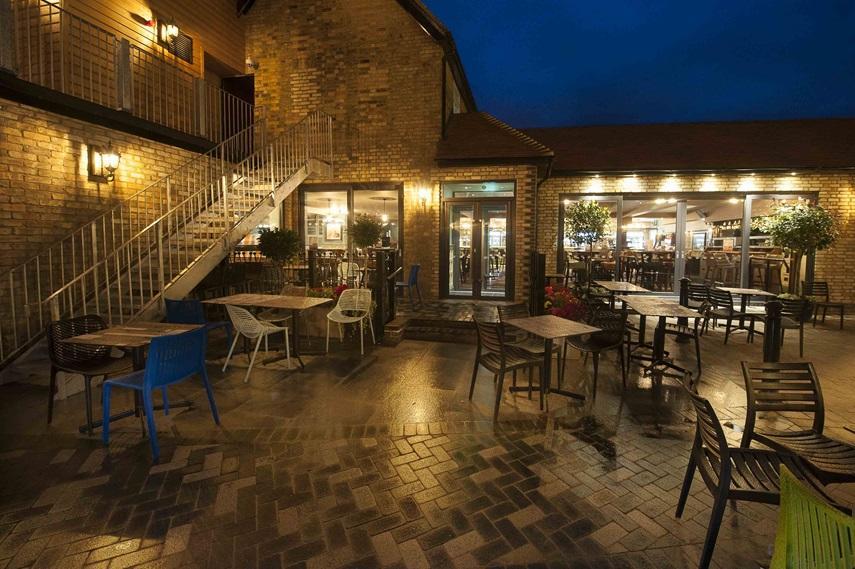 The Crown Hotel Wetherspoon Biggleswade Kültér fotó