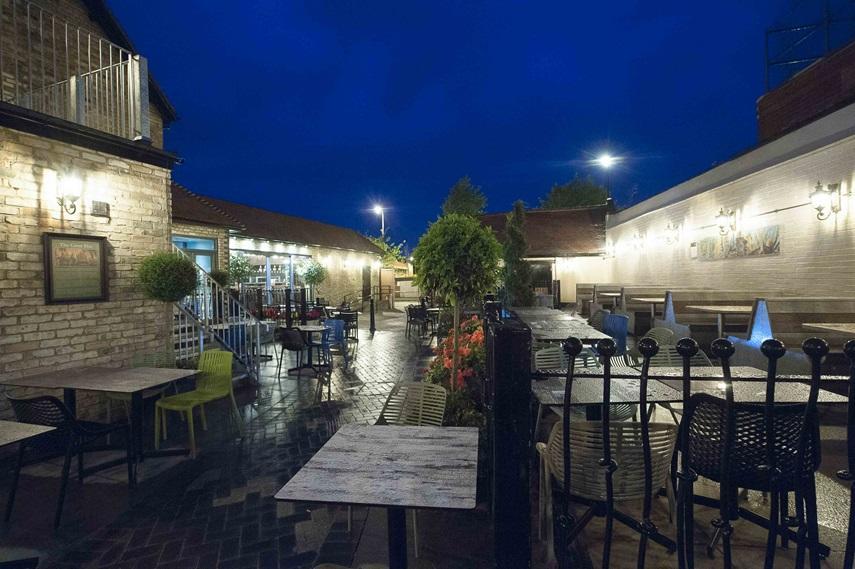The Crown Hotel Wetherspoon Biggleswade Kültér fotó